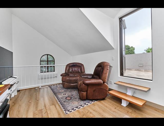 1 BEDROOM APARTMENT TO LET IN MELROSE